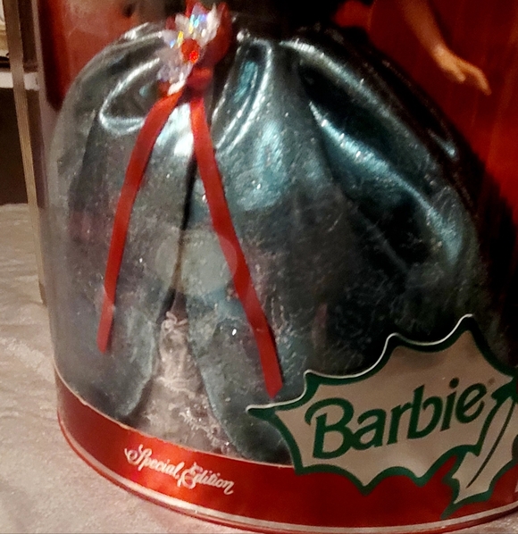 1995 Happy Holidays Special Edition Barbie doll by Mattel. NRFB. - Picture 5 of 7